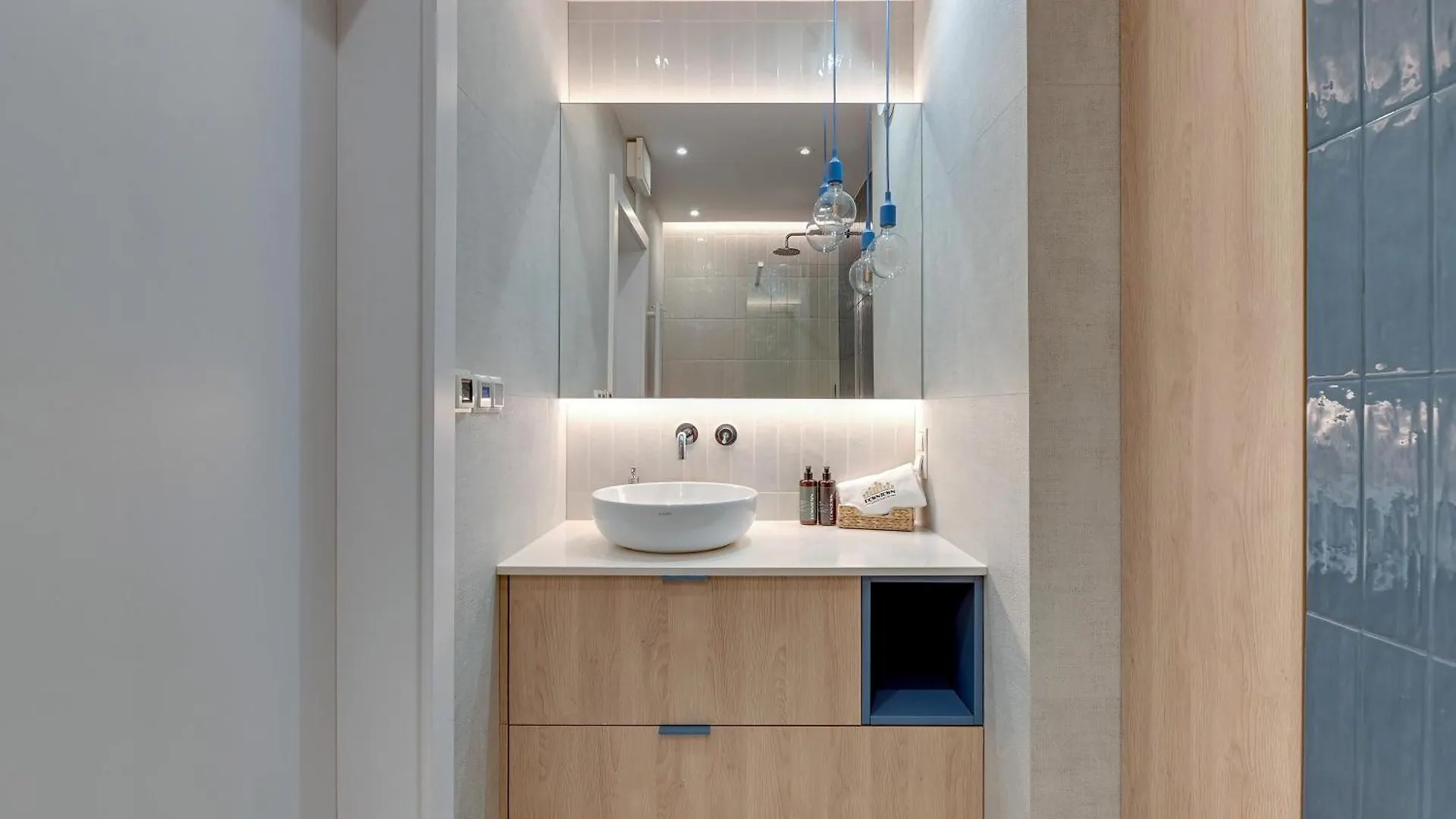Waterlane Island - Riverview Pool, Spa, Gym & Parking By Downtown Apartments Gdansk