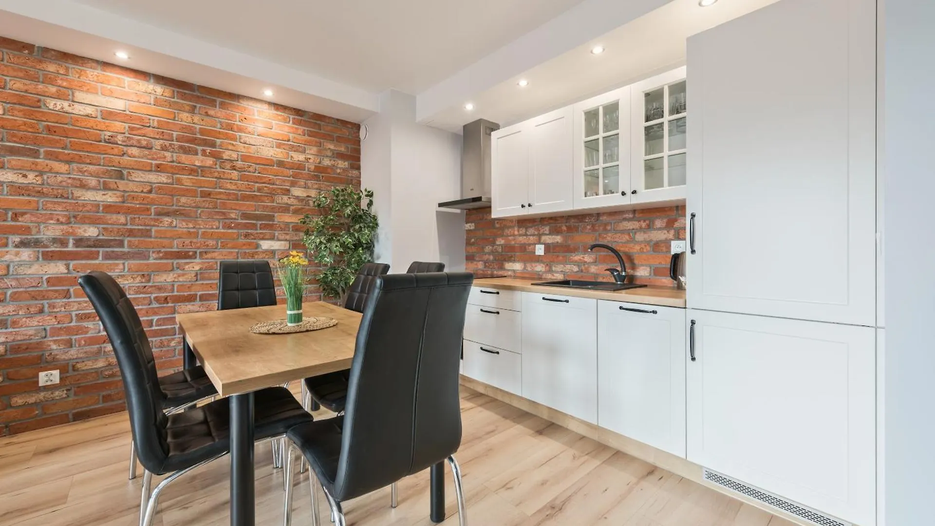 Waterlane Island - Riverview Pool, Spa, Gym & Parking By Downtown Apartments Gdansk