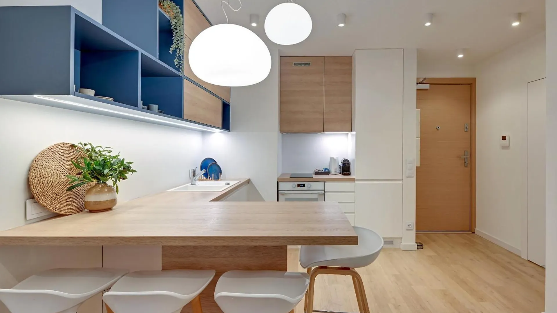 Waterlane Island - Riverview Pool, Spa, Gym & Parking By Downtown Apartments Gdansk Poland