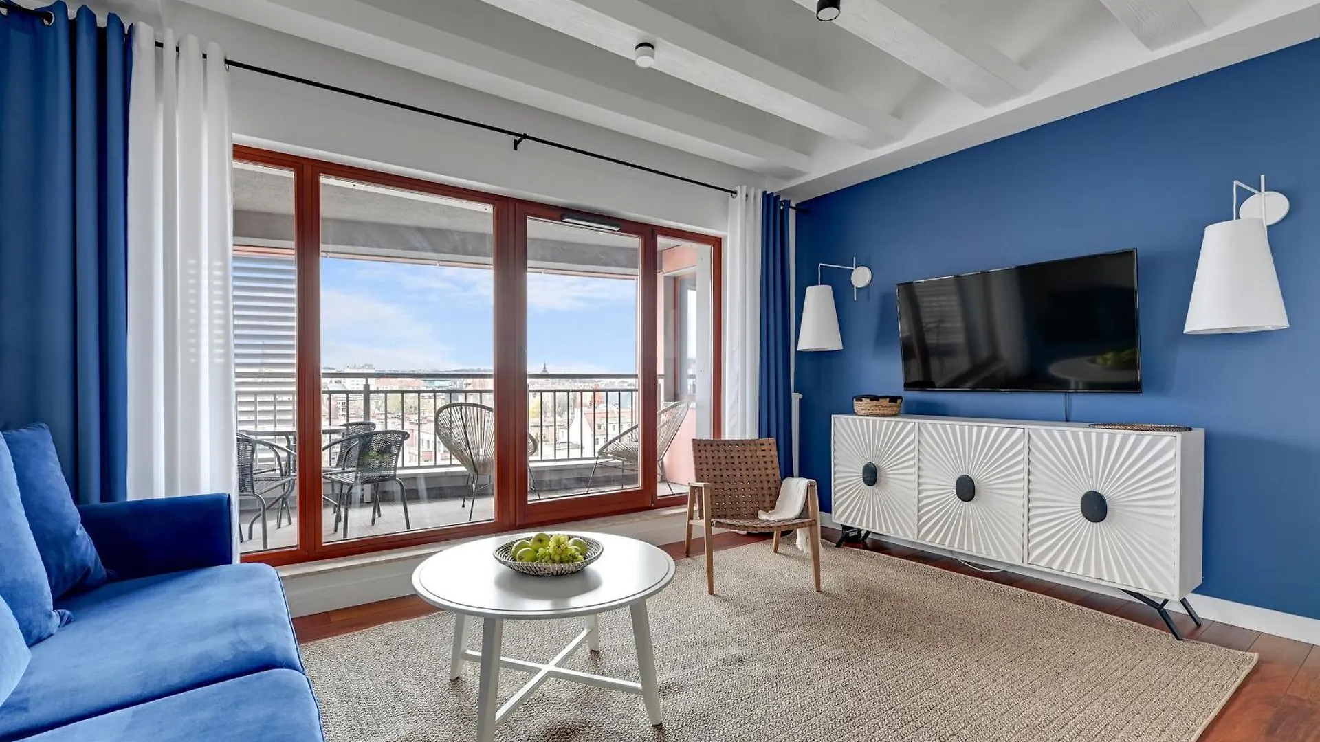 Waterlane Island - Riverview Pool, Spa, Gym & Parking By Downtown Apartments Gdansk Poland