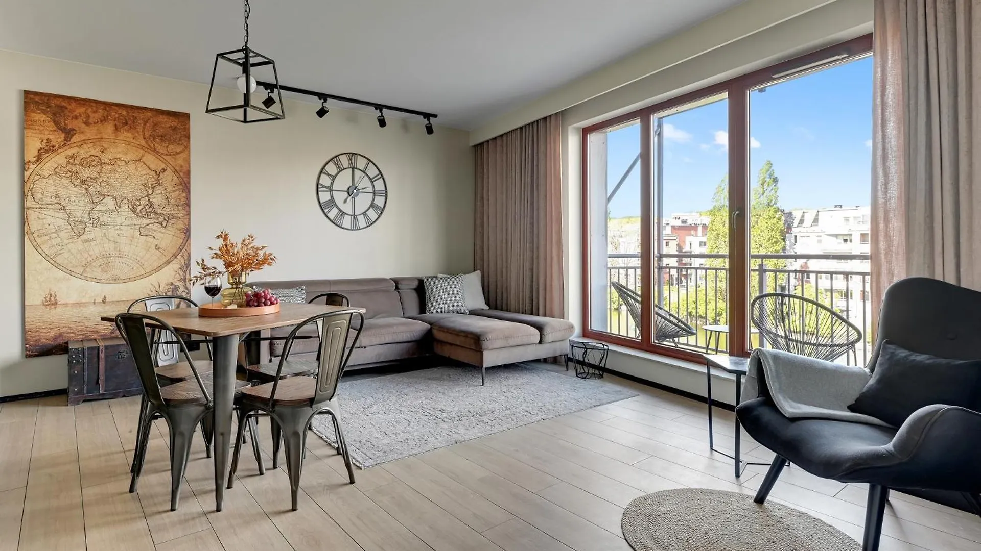 Waterlane Island - Riverview Pool, Spa, Gym & Parking By Downtown Apartments Gdansk Poland