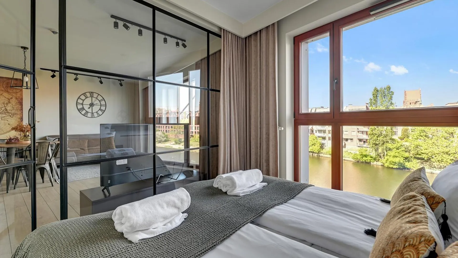 Waterlane Island - Riverview Pool, Spa, Gym & Parking By Downtown Apartments Gdansk